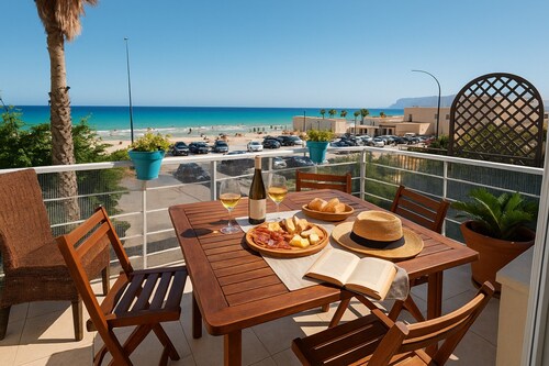Mirage apartment with sea view