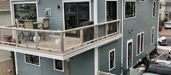 The Globe House on Munjoy Hill - Walk to Breweries