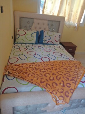 Economy Room, Shared Bathroom