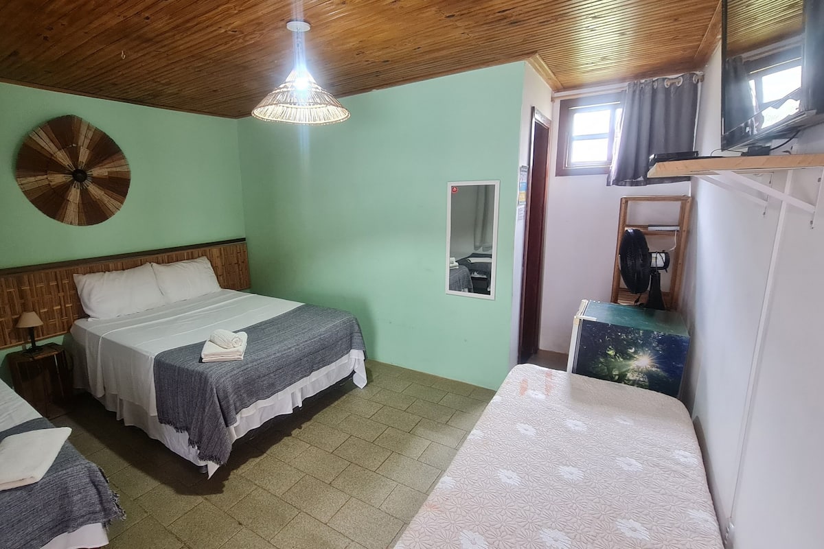 Basic Triple Room | Minibar, WiFi (free)