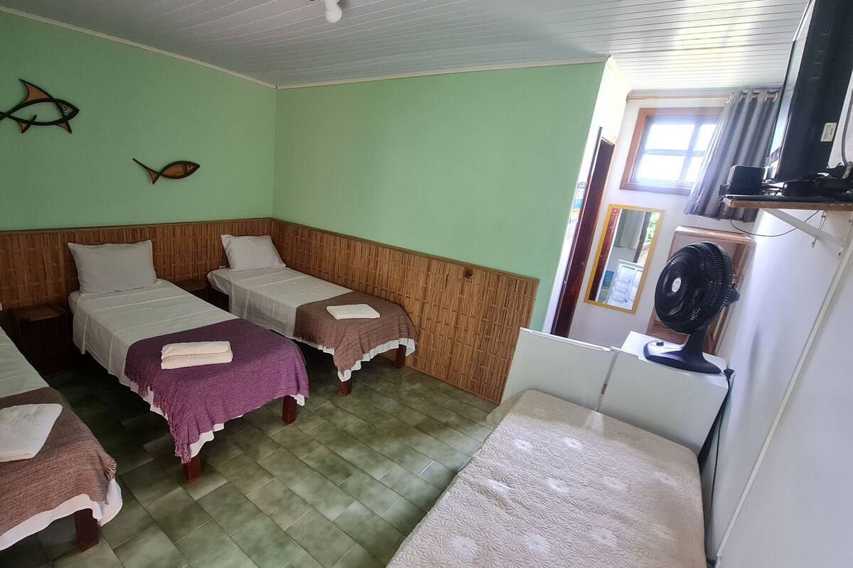 Basic Quadruple Room | Minibar, WiFi (free)