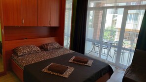 Comfort Room | In-room safe, iron/ironing board, free WiFi, bed sheets - Otdykh u Alexandra (Gelendzhik)