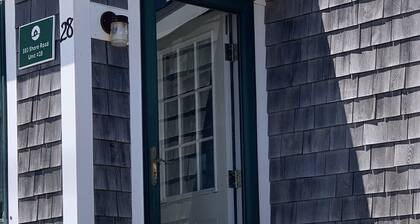 Cottage #28 - Free Standing Sutton Place Cottage. Private beach across street.
