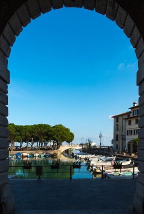 Marina - Flower Apartments - Deluxe Apartment 1 (Desenzano del Garda)