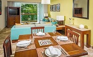 Zona de menjador de l'habitació