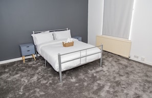 4 habitaciones, tabla de planchar con plancha y wifi gratis 