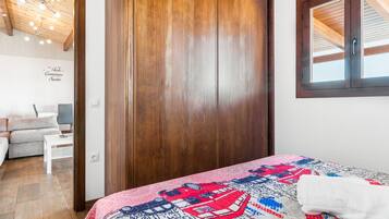 2 slaapkamers, een strijkplank/strijkijzer, gratis wifi, beddengoed