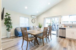 Dining - @ Marbella Lane - NEW! 3BR CozyRetreat in DTWN SJ (San Jose)
