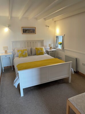 3 Schlafzimmer, Bügeleisen/Bügelbrett, Reisekinderbett, kostenloses WLAN