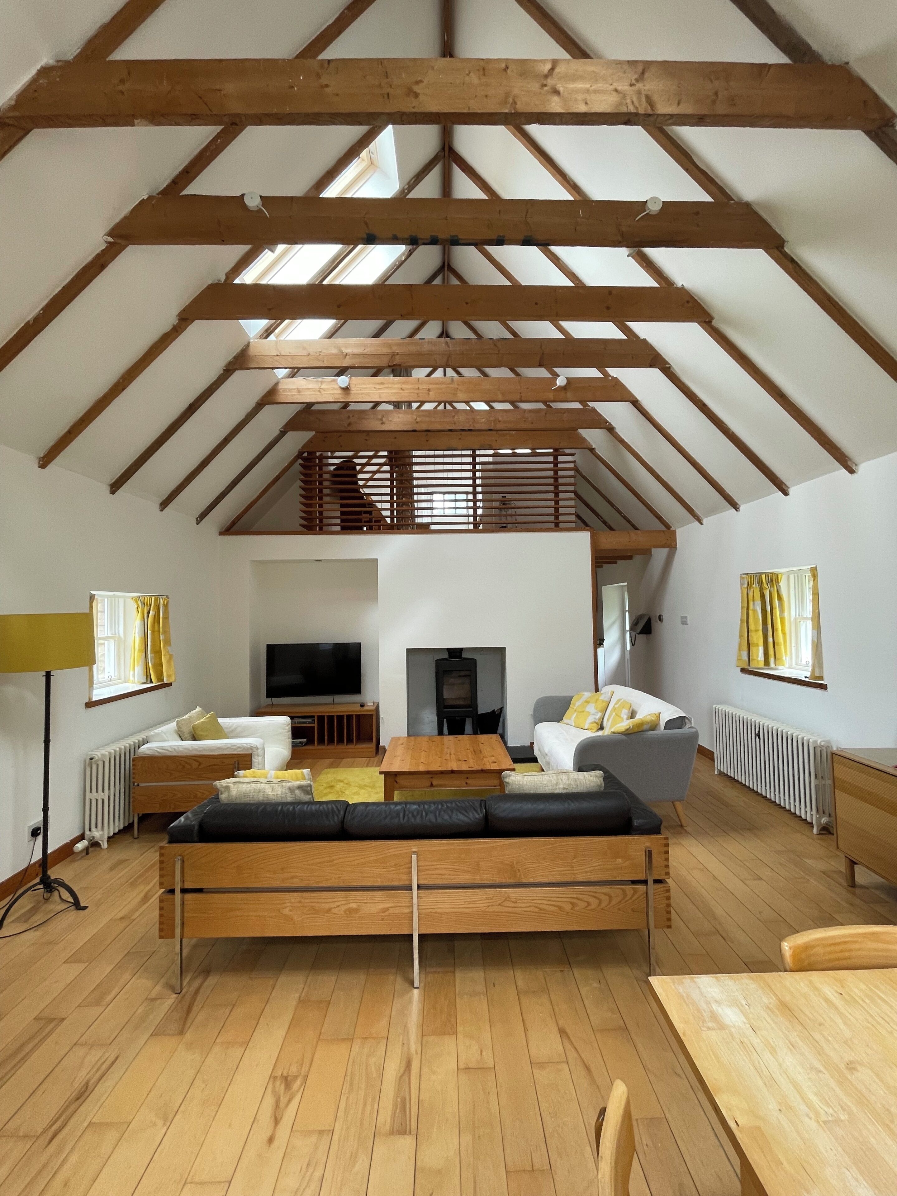 Smart TV, fireplace, stereo