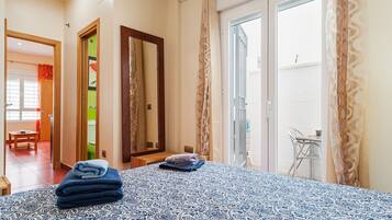 1 dormitorio, tabla de planchar con plancha, wifi gratis y ropa de cama