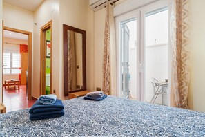 1 dormitorio, tabla de planchar con plancha, wifi gratis y ropa de cama