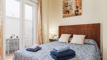 1 slaapkamer, een strijkplank/strijkijzer, gratis wifi, beddengoed