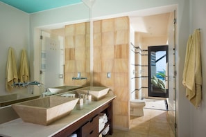 Bathroom - Casa Arrecifes (Cabo San Lucas)