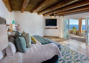 5 bedrooms, bed sheets - Casa Mirador (Cabo San Lucas)