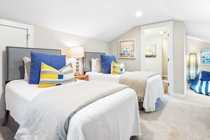 4 habitaciones, tabla de planchar con plancha, wifi y ropa de cama 