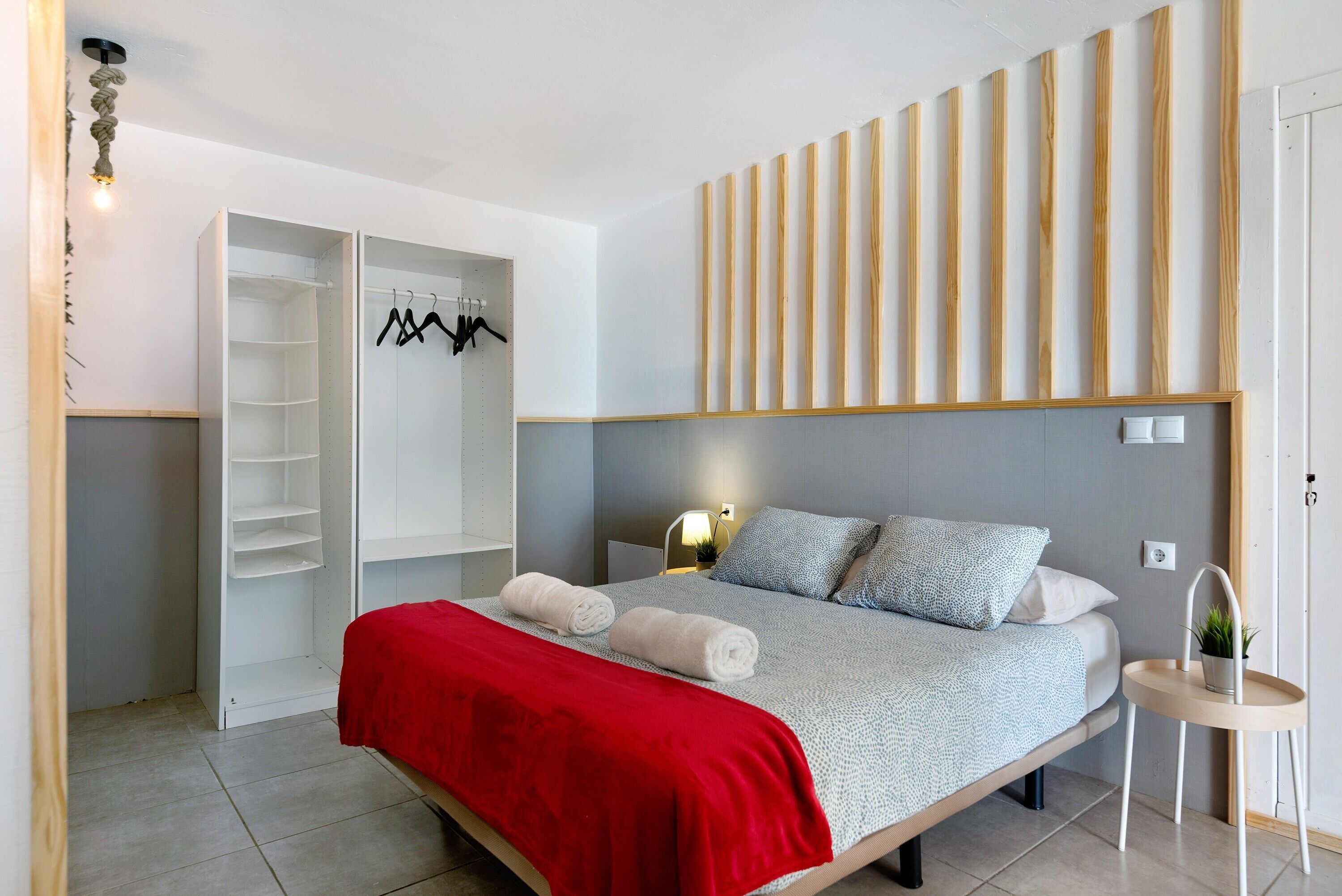 1 chambre, fer et planche à repasser, Wi-Fi gratuit, draps fournis