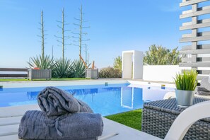 Pool - Holiday Apartment "Casa Amanecer 2" with Sea & Mountain Views, Garden & Pool (Macher)