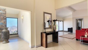 Interior - Villa Moniz - Four Bedroom House, Sleeps 8 (Funchal)