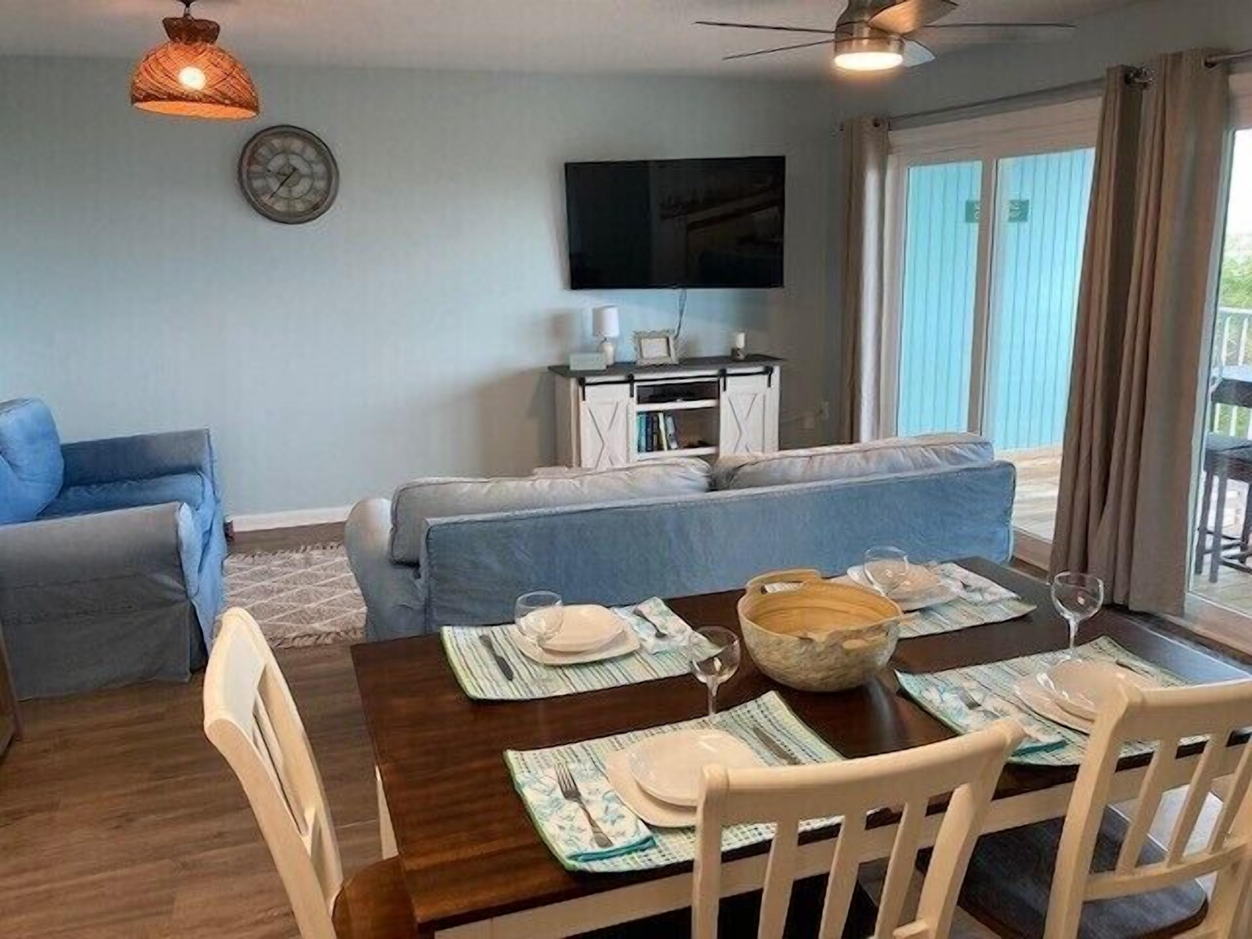 Smart TV, DVD player, video library