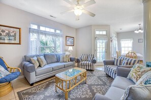 TV, DVD player, stereo - Dreamscaper - Five Bedroom, Four 1/2 Bath Home with private pool (Surfside Beach)