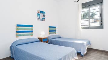 6 slaapkamers, een strijkplank/strijkijzer, gratis wifi, beddengoed