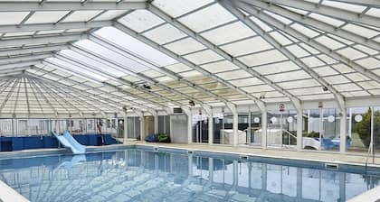 Pets go Free 3 Bedroom Caravan at Heacham Beach