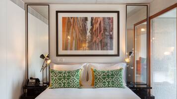Egyptian cotton sheets, premium bedding, minibar, in-room safe