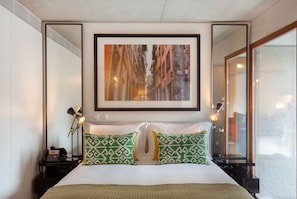 Egyptian cotton sheets, premium bedding, minibar, in-room safe - S. Bento Residences (Porto)