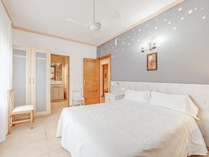 5 quartos, Wi-Fi de cortesia, roupa de cama