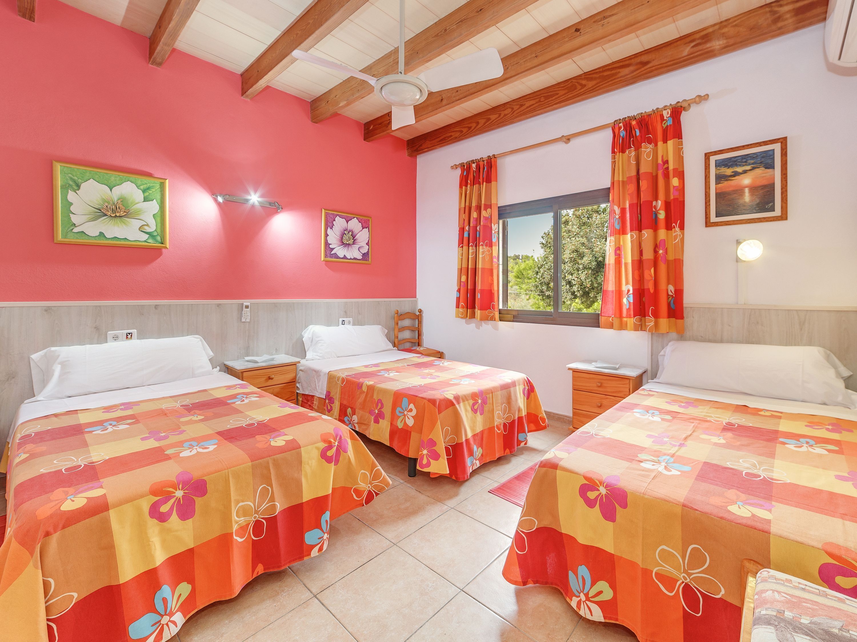 5 多间卧室、免费 WiFi、床单