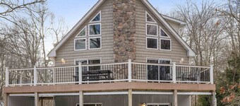  Pet Friendly, Hot Tub, Pickle Ball, Game Room, Beach, Pool, 10 min to Skiing