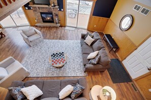 TV, fireplace