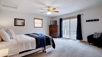 6 bedrooms, WiFi, bed sheets, wheelchair access