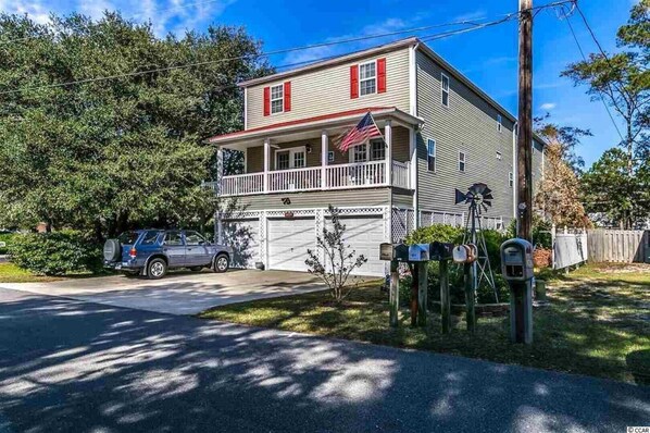 Exterior - BEAUTIFUL TWO BEDROOM  HOUSE (Surf side beach)