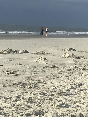 Una spiaggia nelle vicinanze