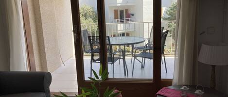 TV, DVD player, books