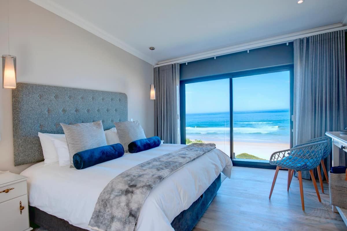 Comfort Suite, 1 Bedroom | Desk, WiFi (free), bed sheets