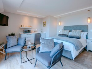 Standard-Suite, 1 Schlafzimmer | Schreibtisch, kostenloses WLAN, Bettwäsche