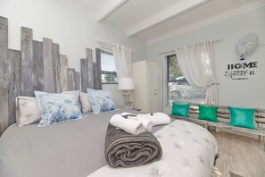 Premium bedding, in-room safe, individually decorated - Fraai Uitzicht Struisbaai (Struisbaai)