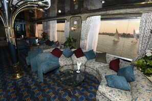 Restaurant - Diamond ship Hotel (Cairo)