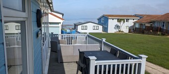 2-bedroom sea view property 1 min from the sea & SW Coast Path