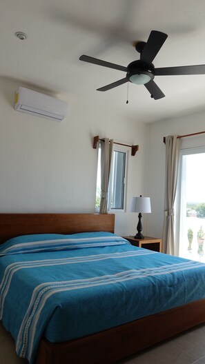 Apartment | In-room safe, laptop workspace, blackout drapes, iron/ironing board