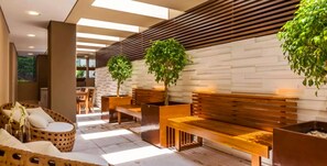 المنطقة المحيطة بالمنشأة