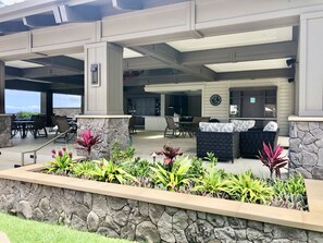 Outdoor dining - Updated Wailea Ground Floor Condo Four Pools Steps to Keawakapu Beach (Wailea)