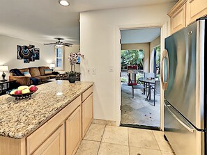 Interior - Updated Wailea Condo in Oceanfront Complex! (Wailea)