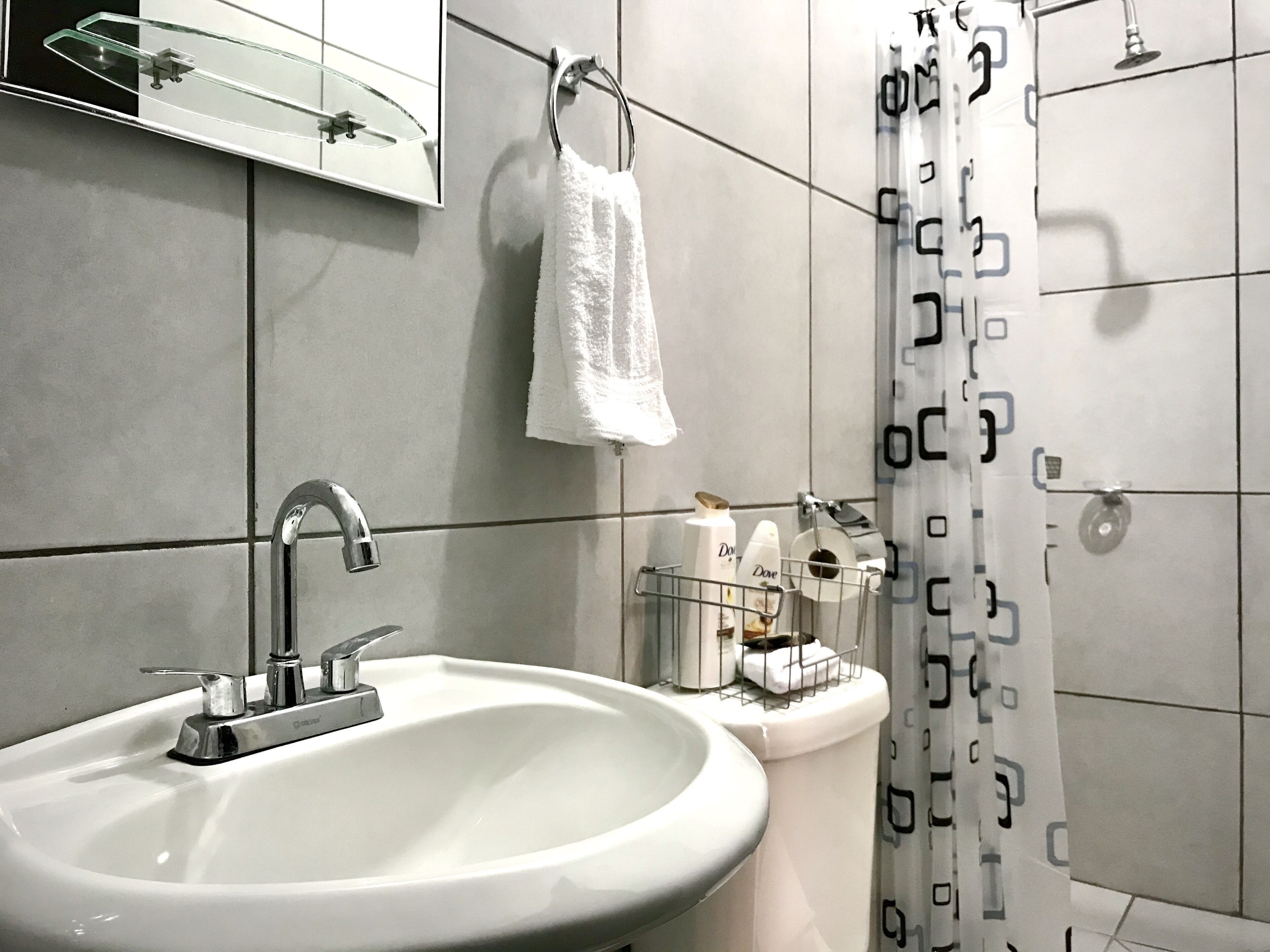 Standard Room | Bathroom