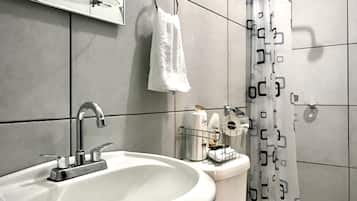 Standard Room | Bathroom