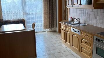 Kamar Double Deluks | Dapur pribadi | Mesin pembuat kopi/teh dan ketel listrik