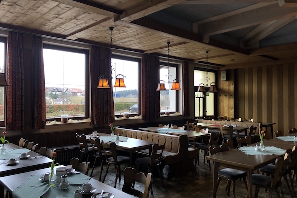 Free daily buffet breakfast